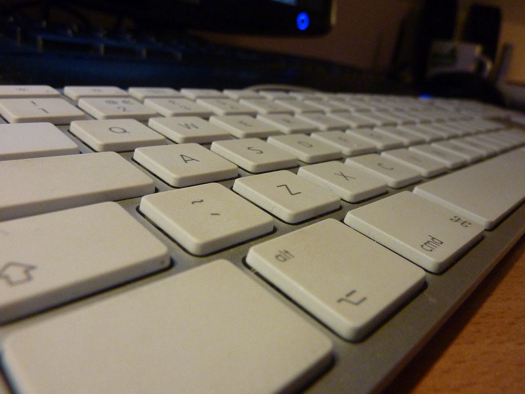 Apple keyboard reset button