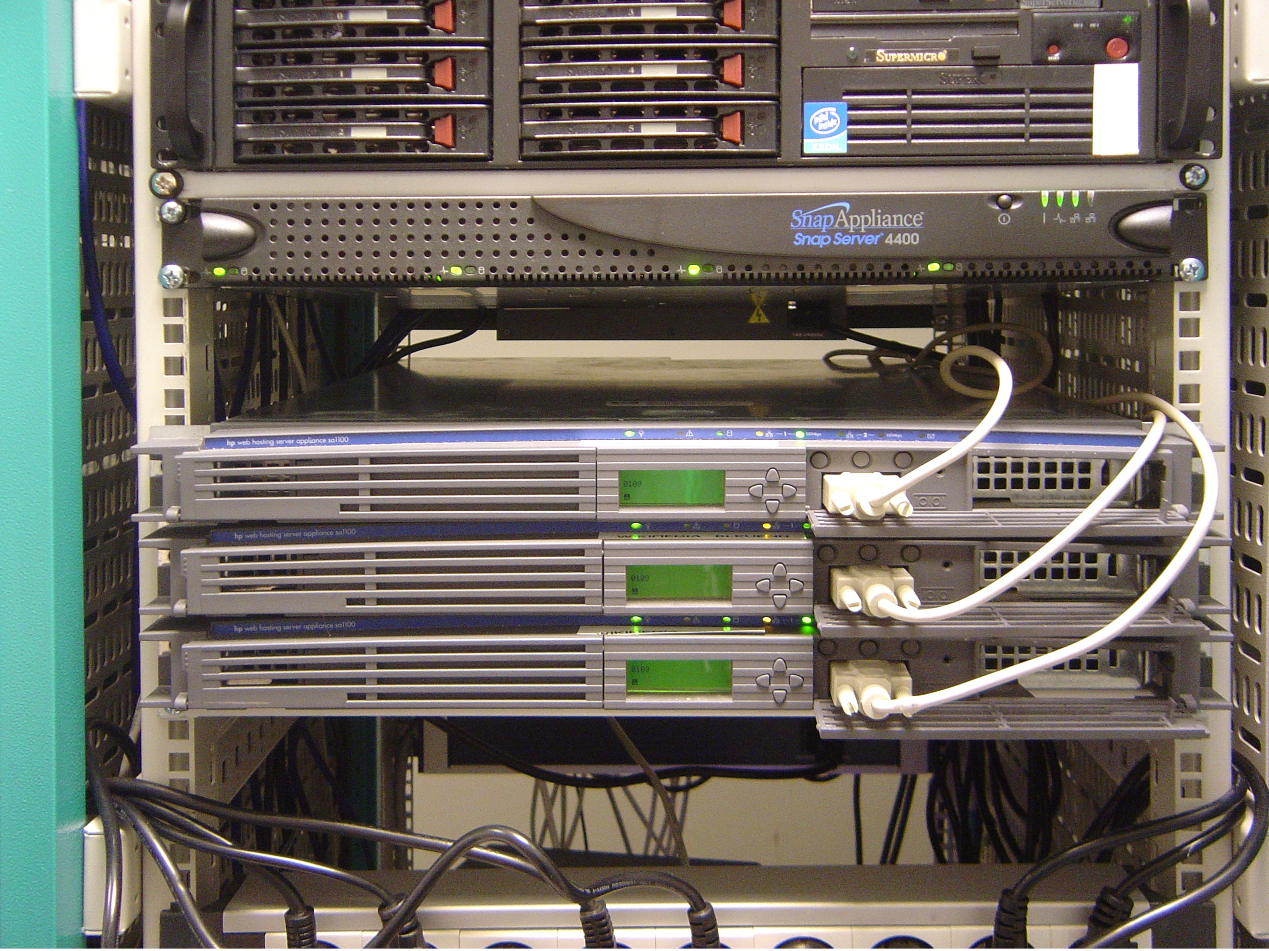 Server rack and DNS settings